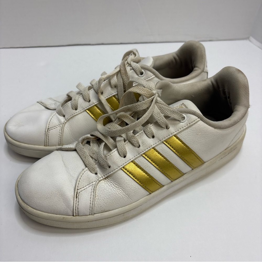 Adidas Women 9.5 Sneakers White Gold 3 Stripes Leather Low Top Laces Athletic